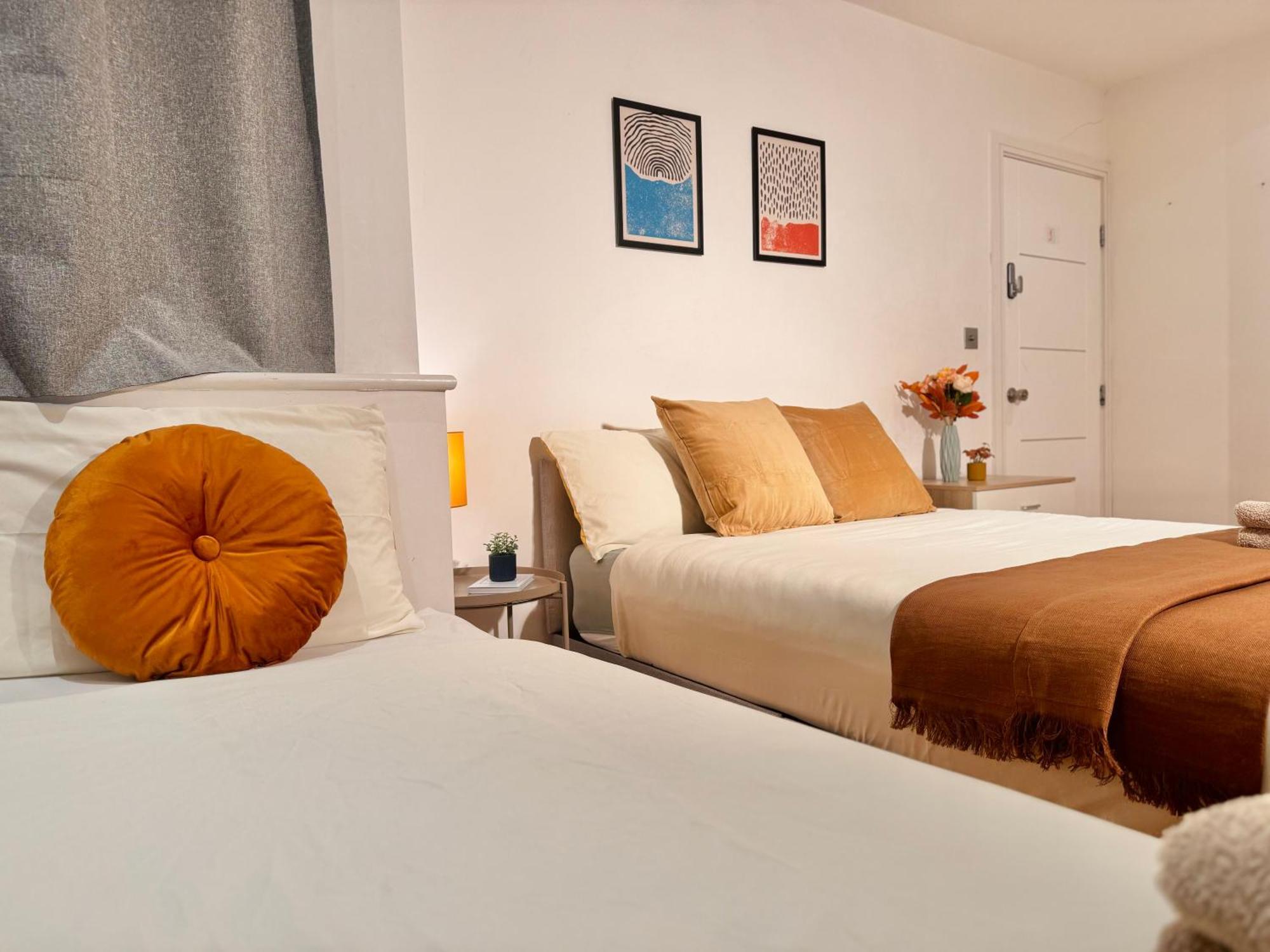 En-Suites With Free Parking 30Min To Central Лондон Экстерьер фото