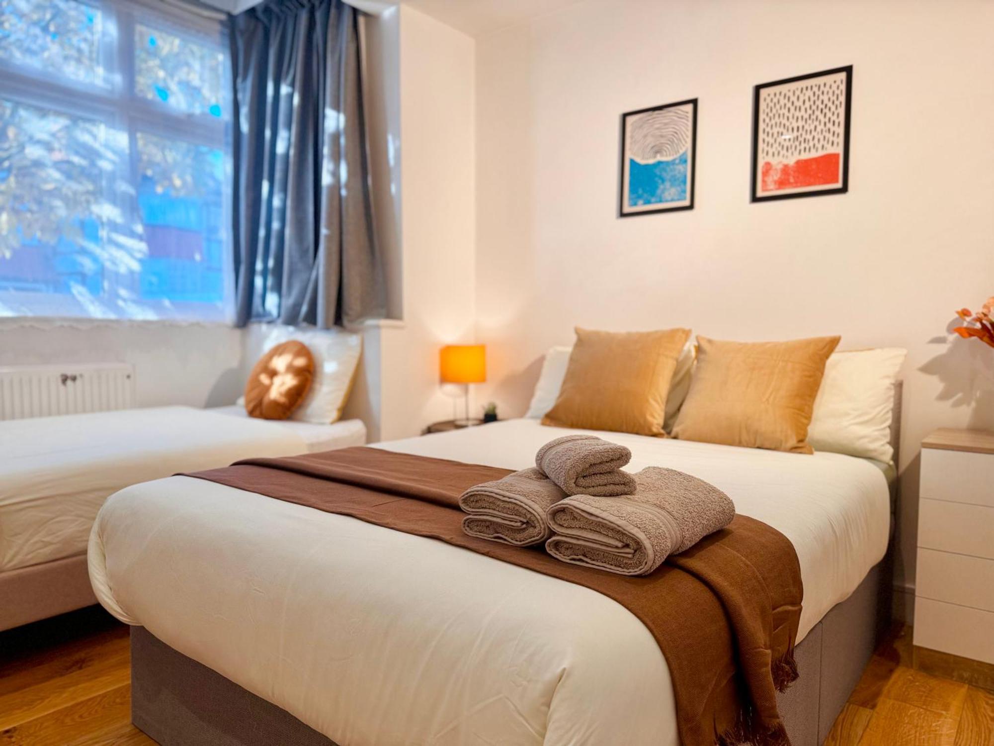 En-Suites With Free Parking 30Min To Central Лондон Экстерьер фото