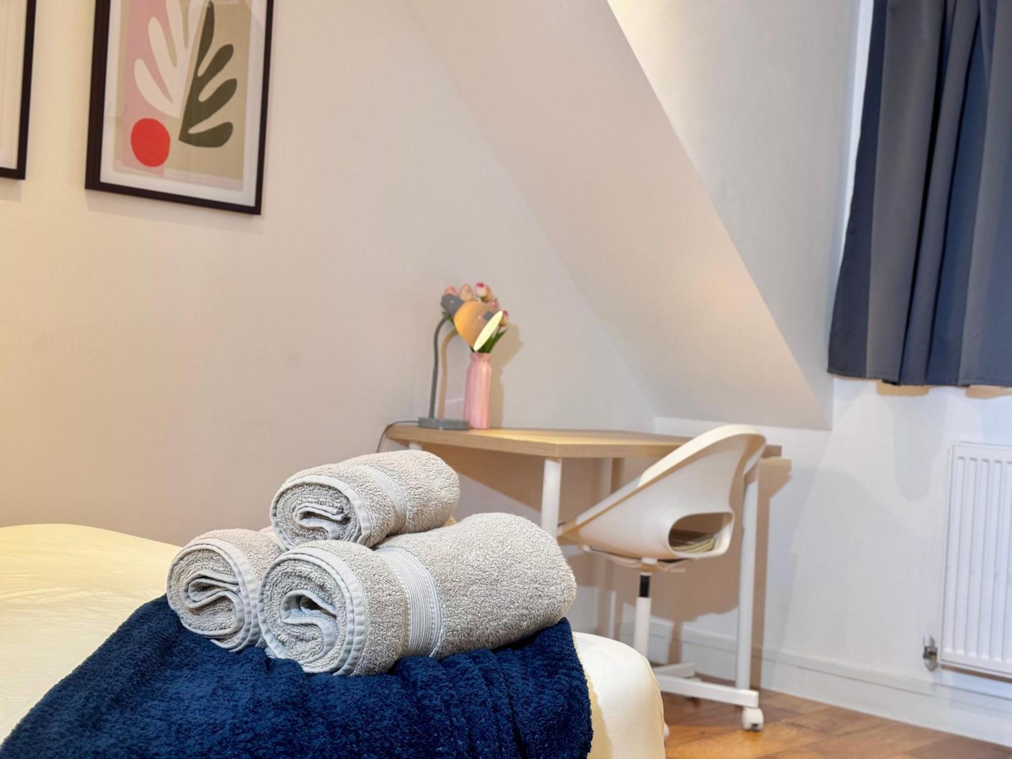 En-Suites With Free Parking 30Min To Central Лондон Экстерьер фото