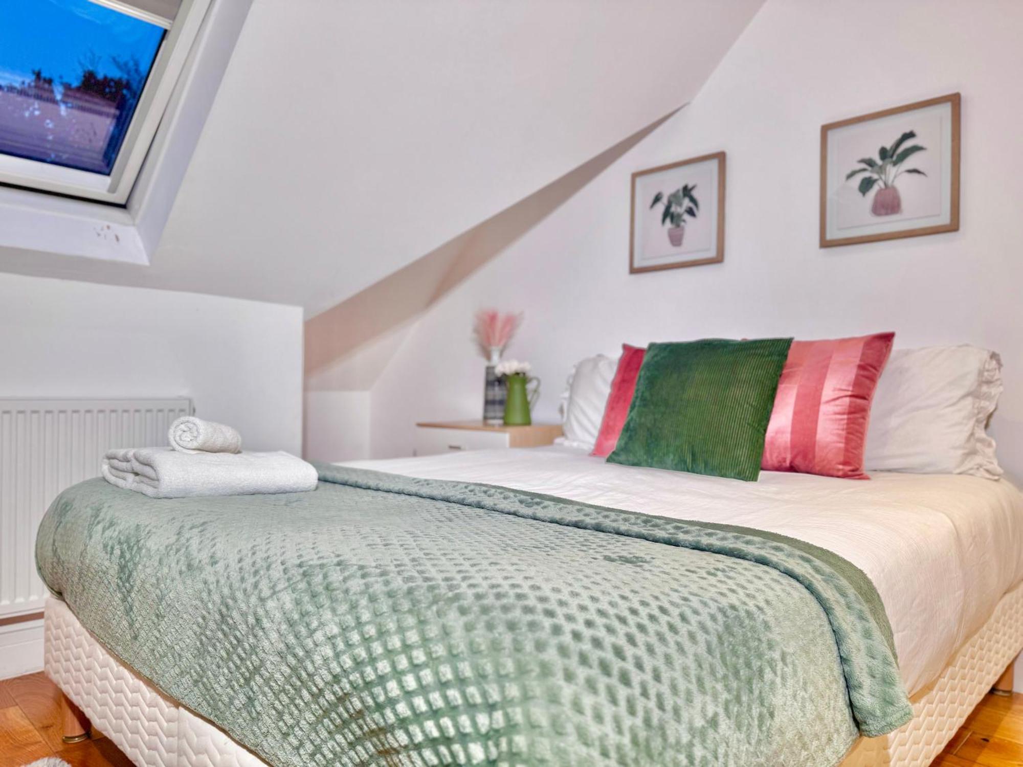 En-Suites With Free Parking 30Min To Central Лондон Экстерьер фото