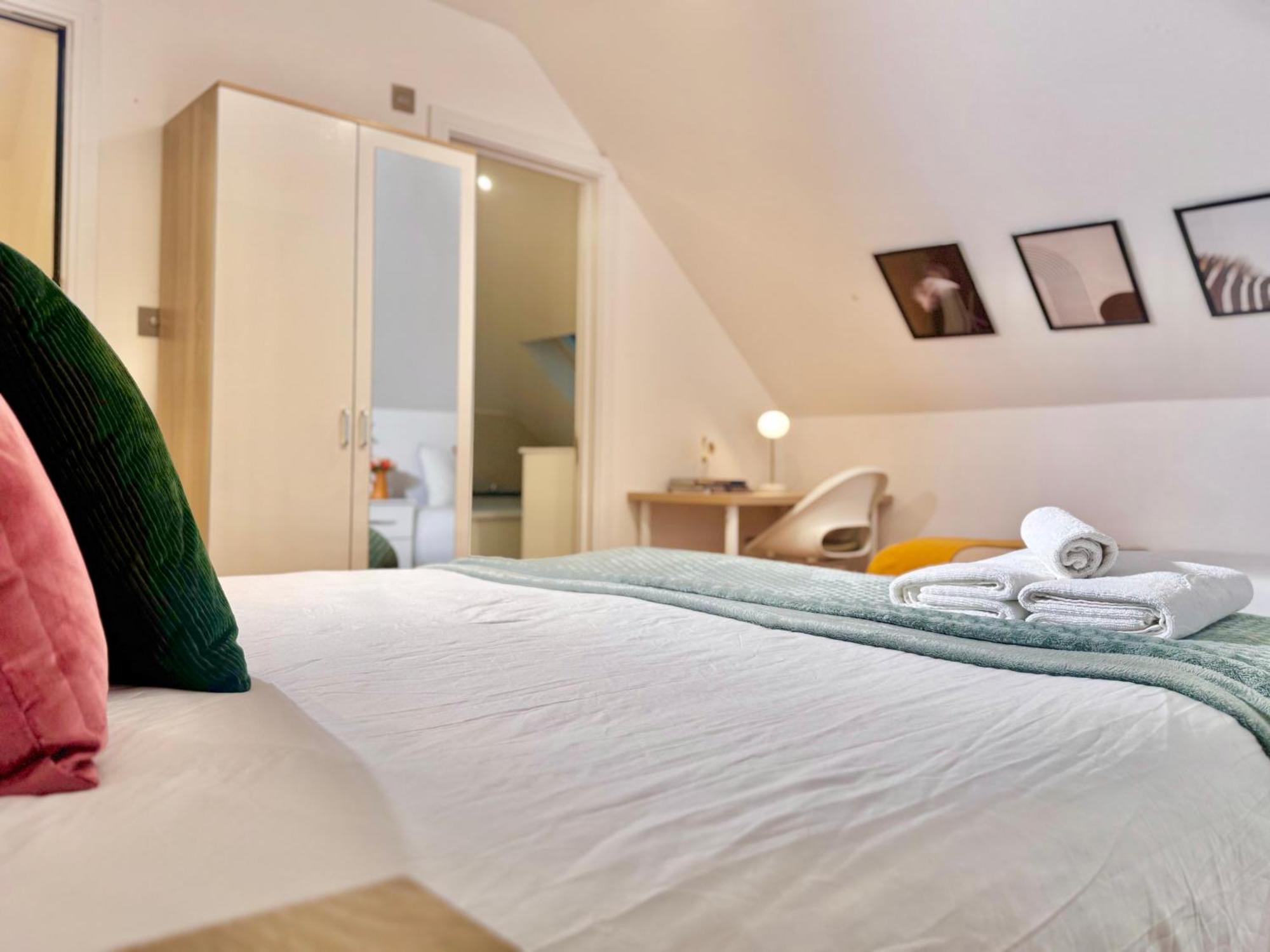 En-Suites With Free Parking 30Min To Central Лондон Экстерьер фото