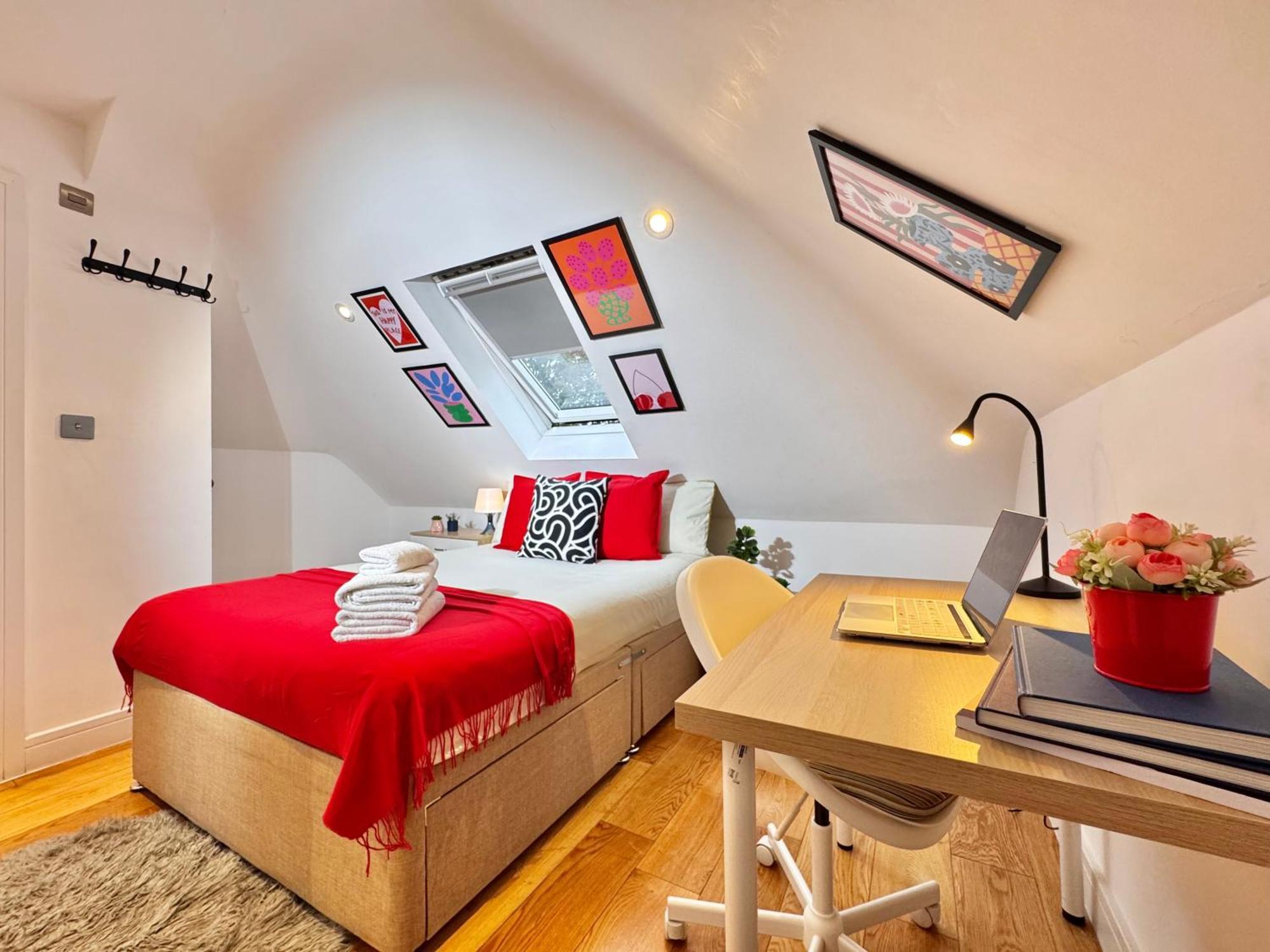 En-Suites With Free Parking 30Min To Central Лондон Экстерьер фото