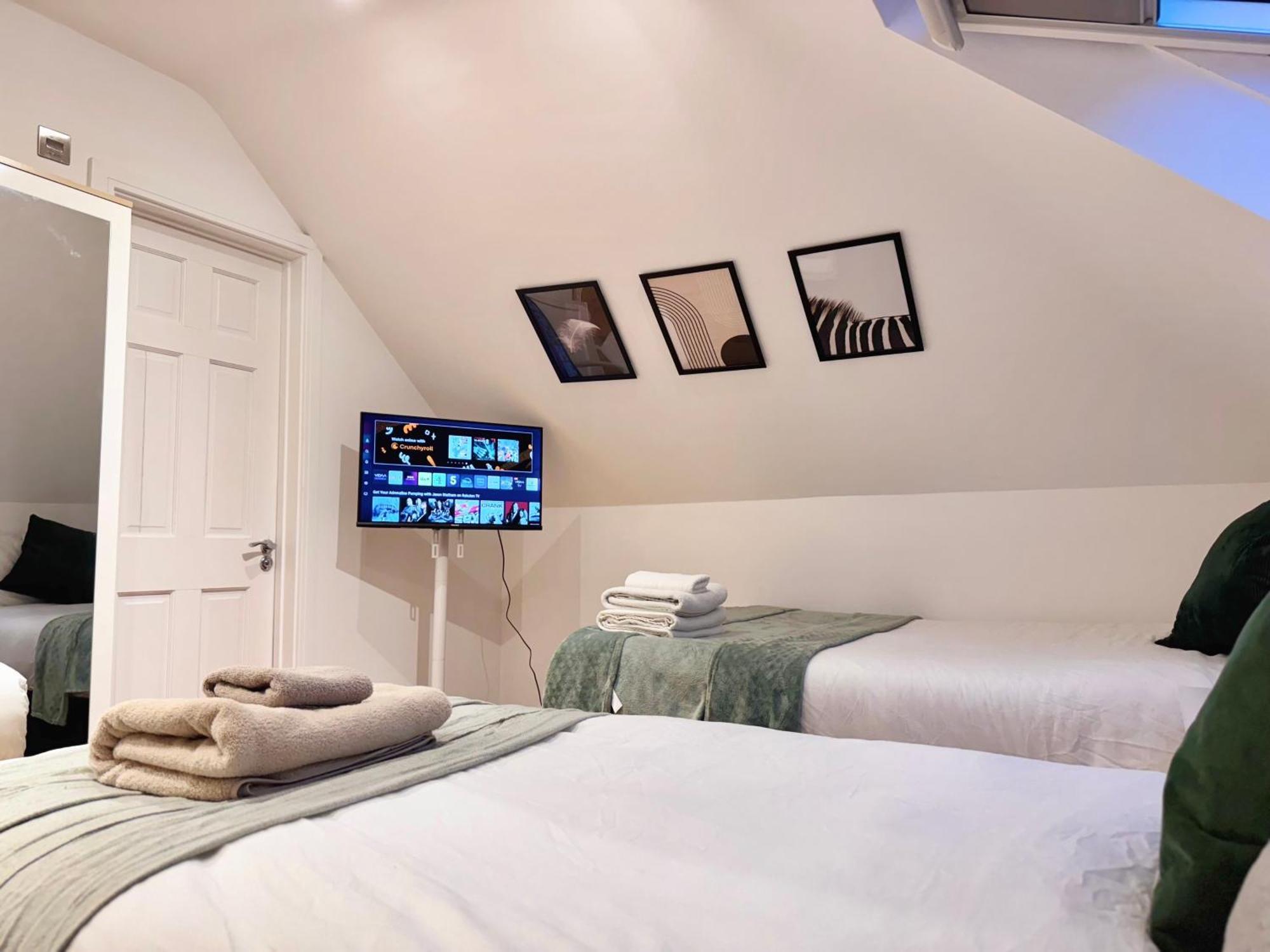 En-Suites With Free Parking 30Min To Central Лондон Экстерьер фото