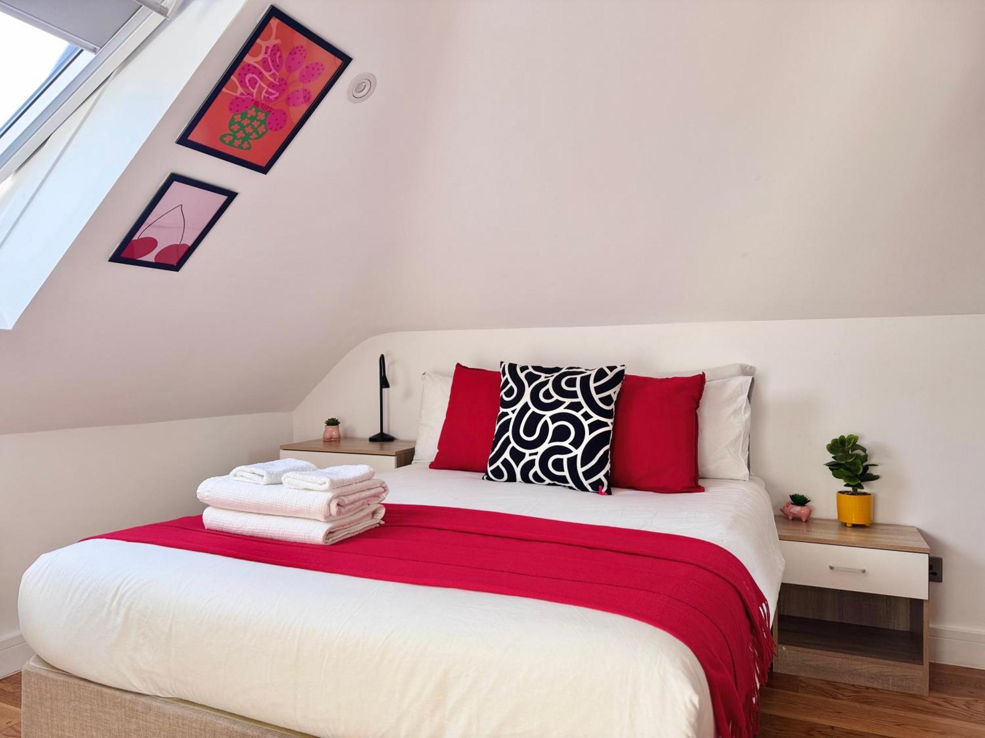 En-Suites With Free Parking 30Min To Central Лондон Экстерьер фото