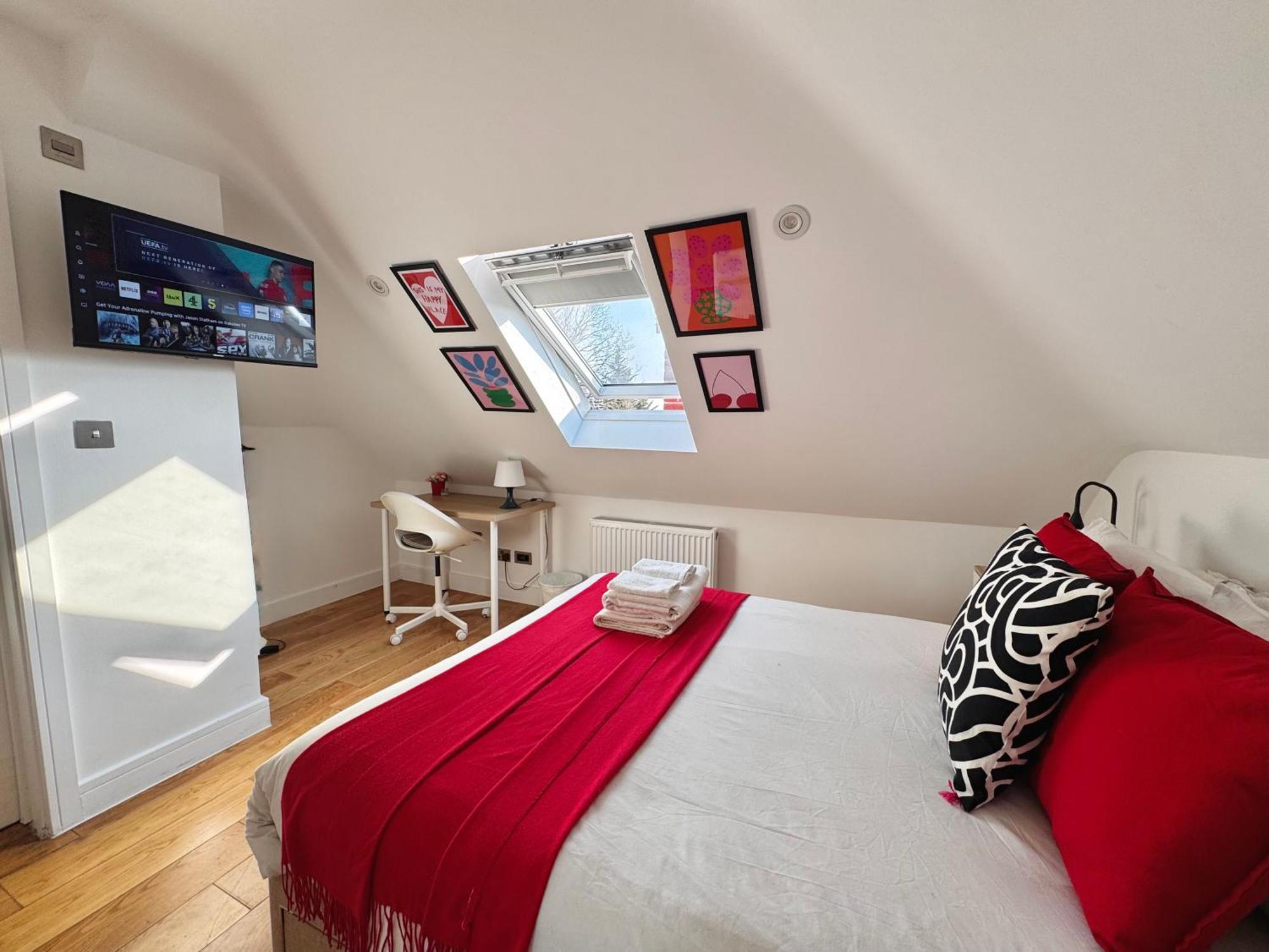 En-Suites With Free Parking 30Min To Central Лондон Экстерьер фото