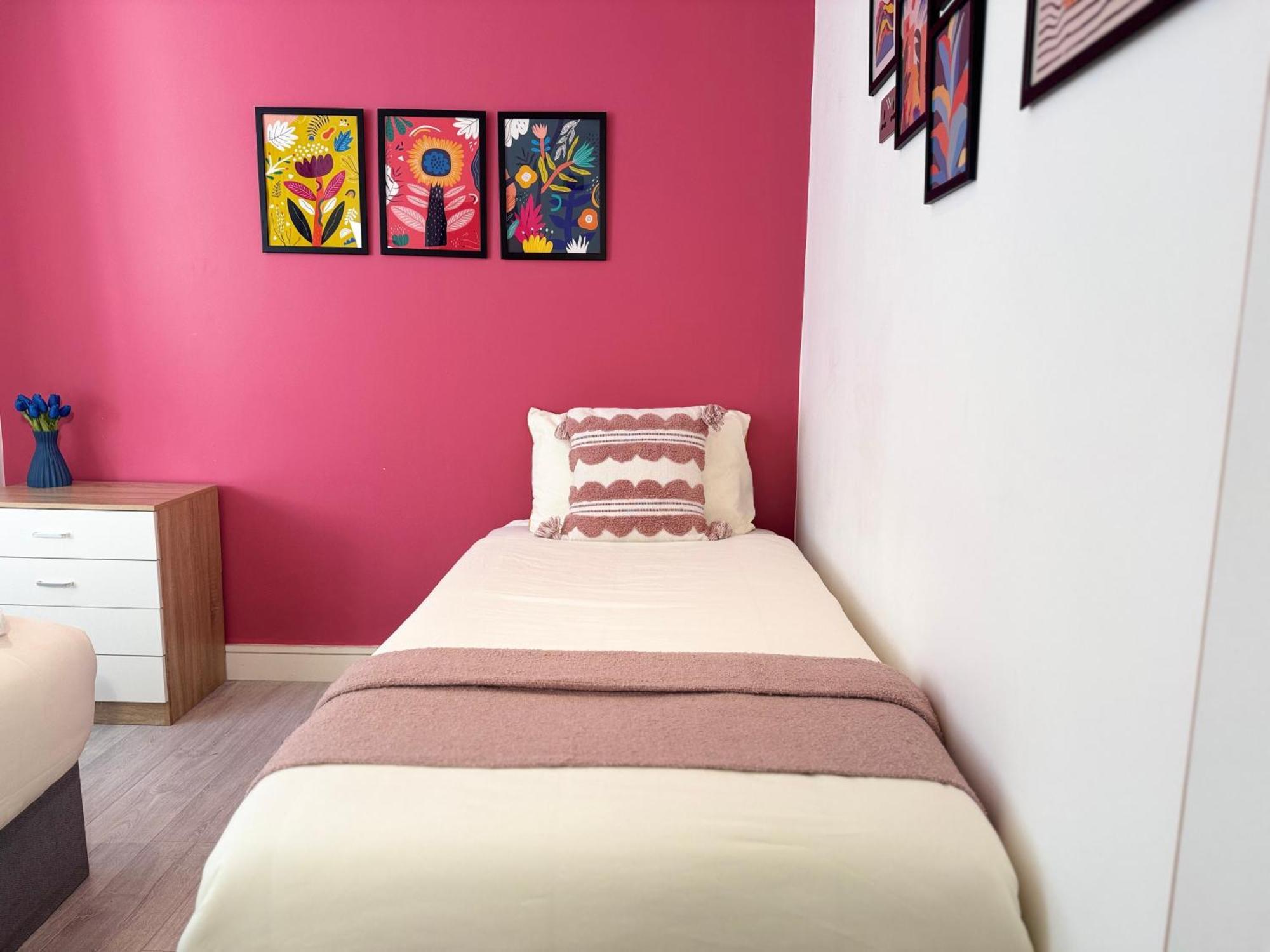 En-Suites With Free Parking 30Min To Central Лондон Экстерьер фото