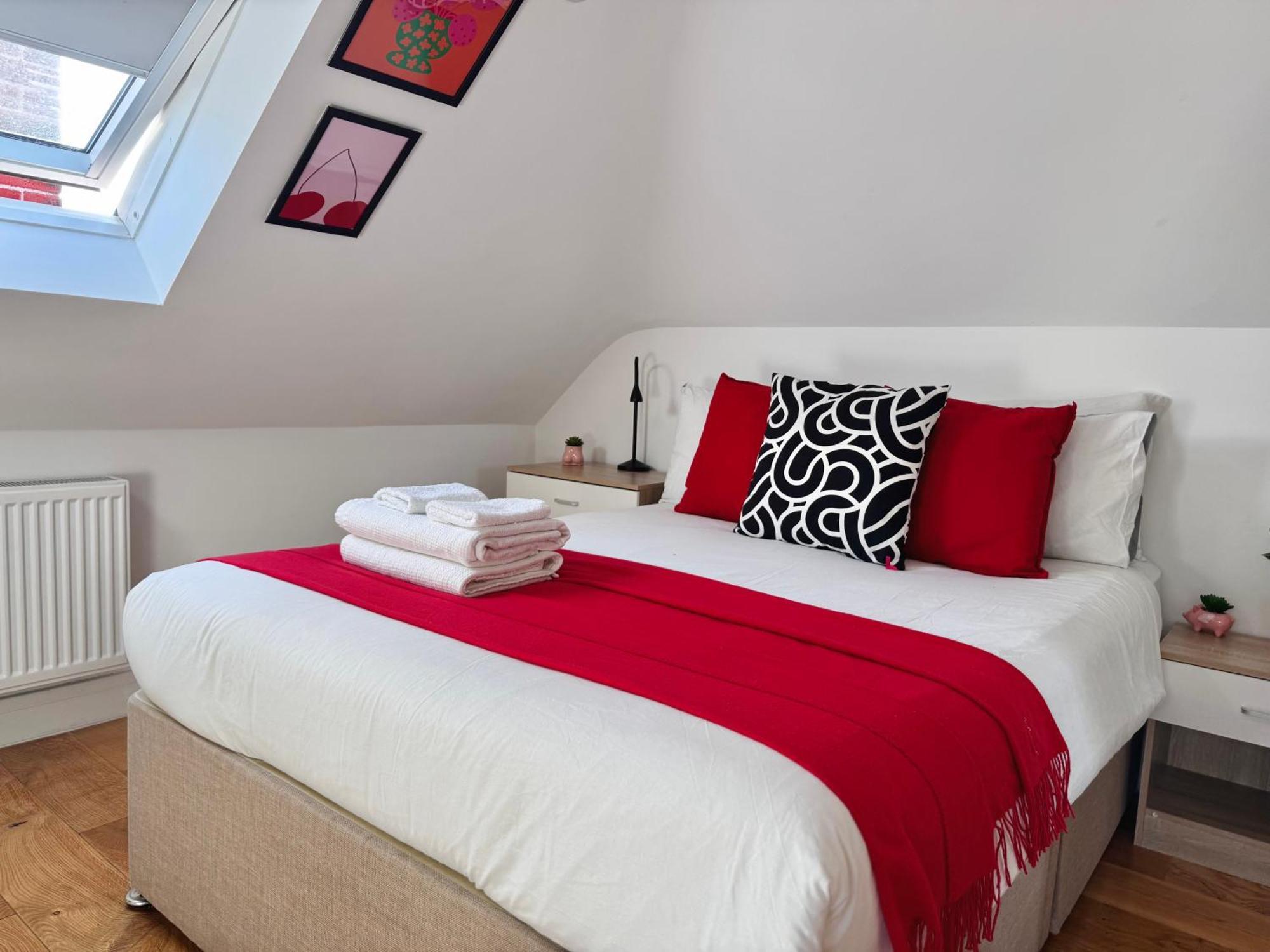 En-Suites With Free Parking 30Min To Central Лондон Экстерьер фото