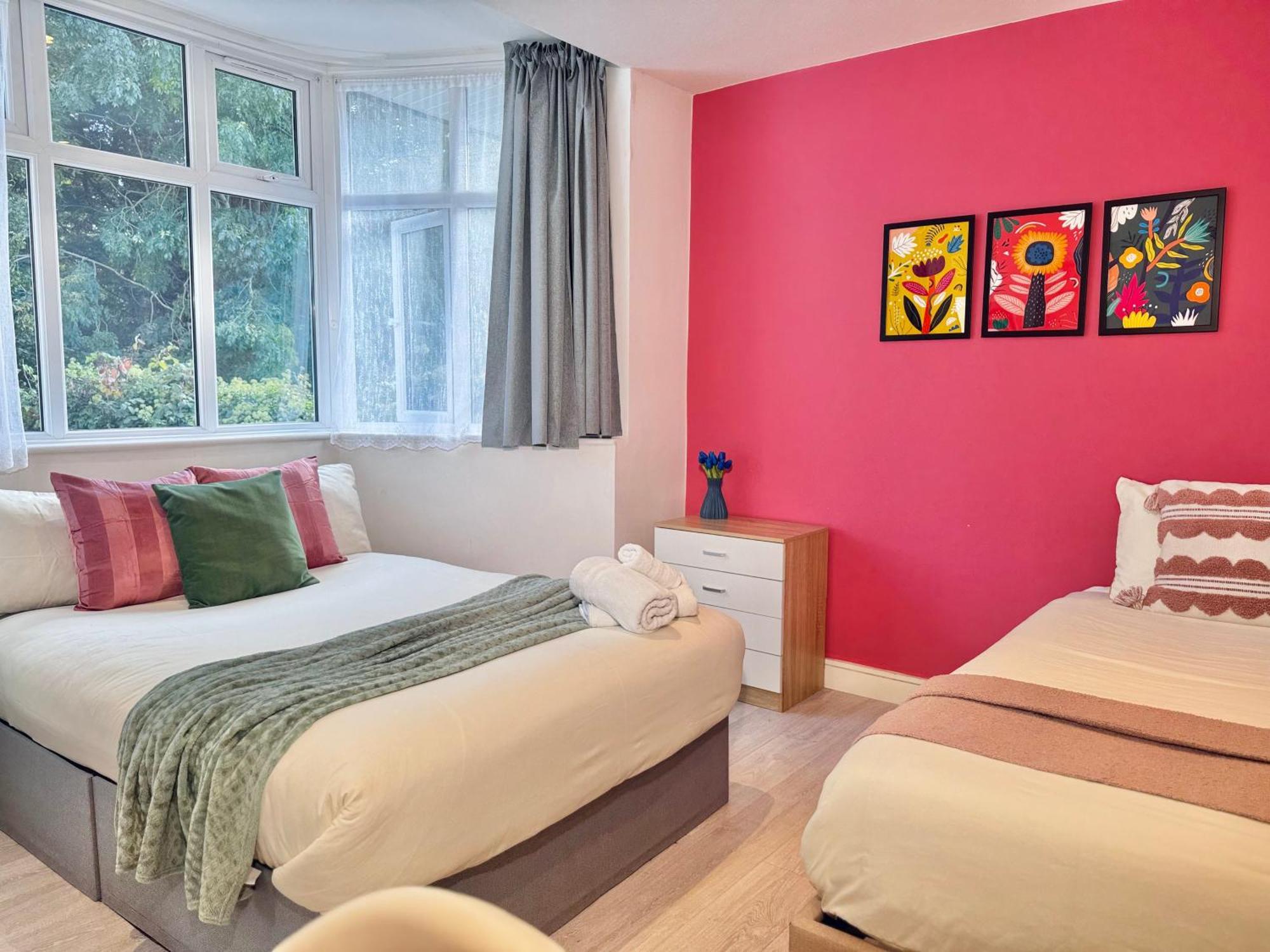En-Suites With Free Parking 30Min To Central Лондон Экстерьер фото