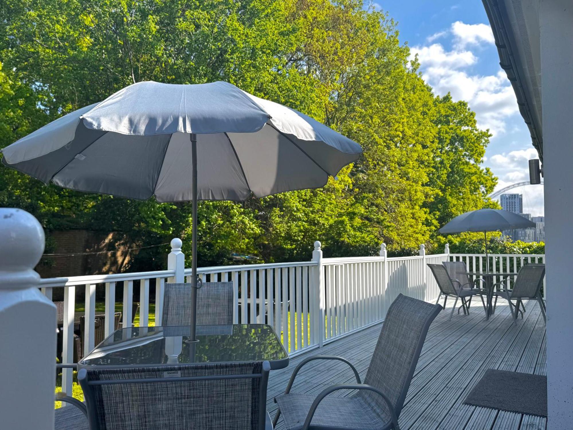 En-Suites With Free Parking 30Min To Central Лондон Экстерьер фото